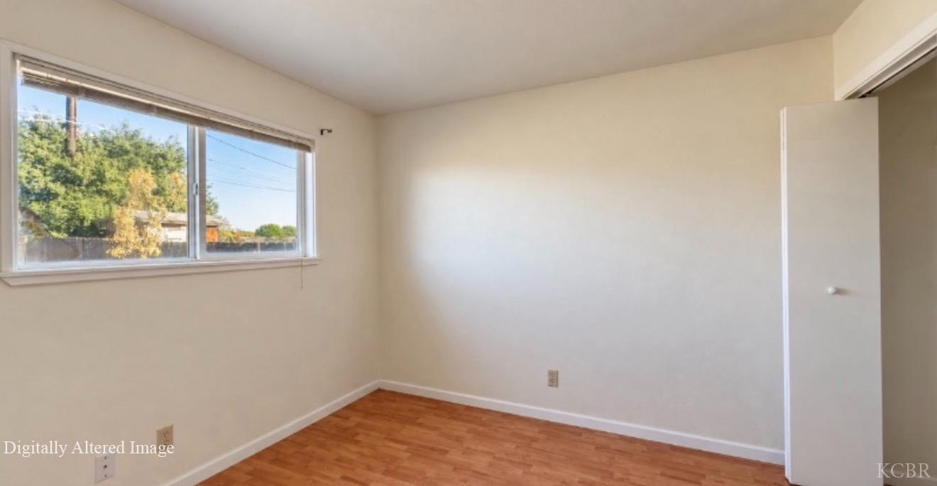 885 S Harris St, Hanford, CA 93230