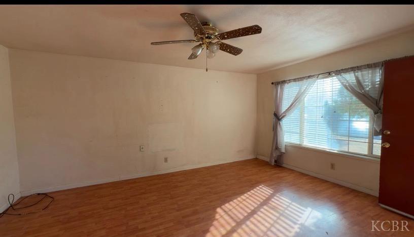 885 S Harris St, Hanford, CA 93230