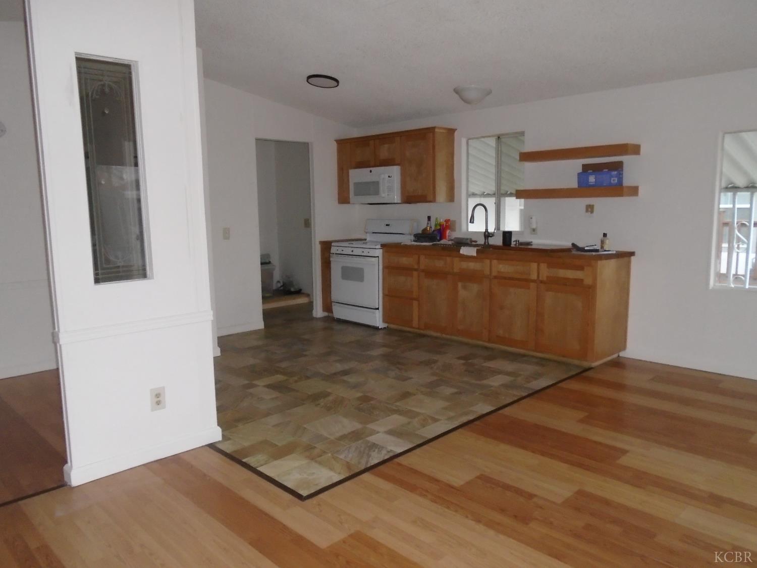 860 #18 E Grangeville Blvd, Hanford, CA 93230
