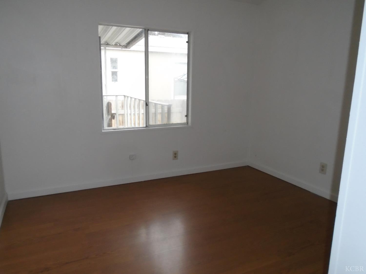 860 #18 E Grangeville Blvd, Hanford, CA 93230