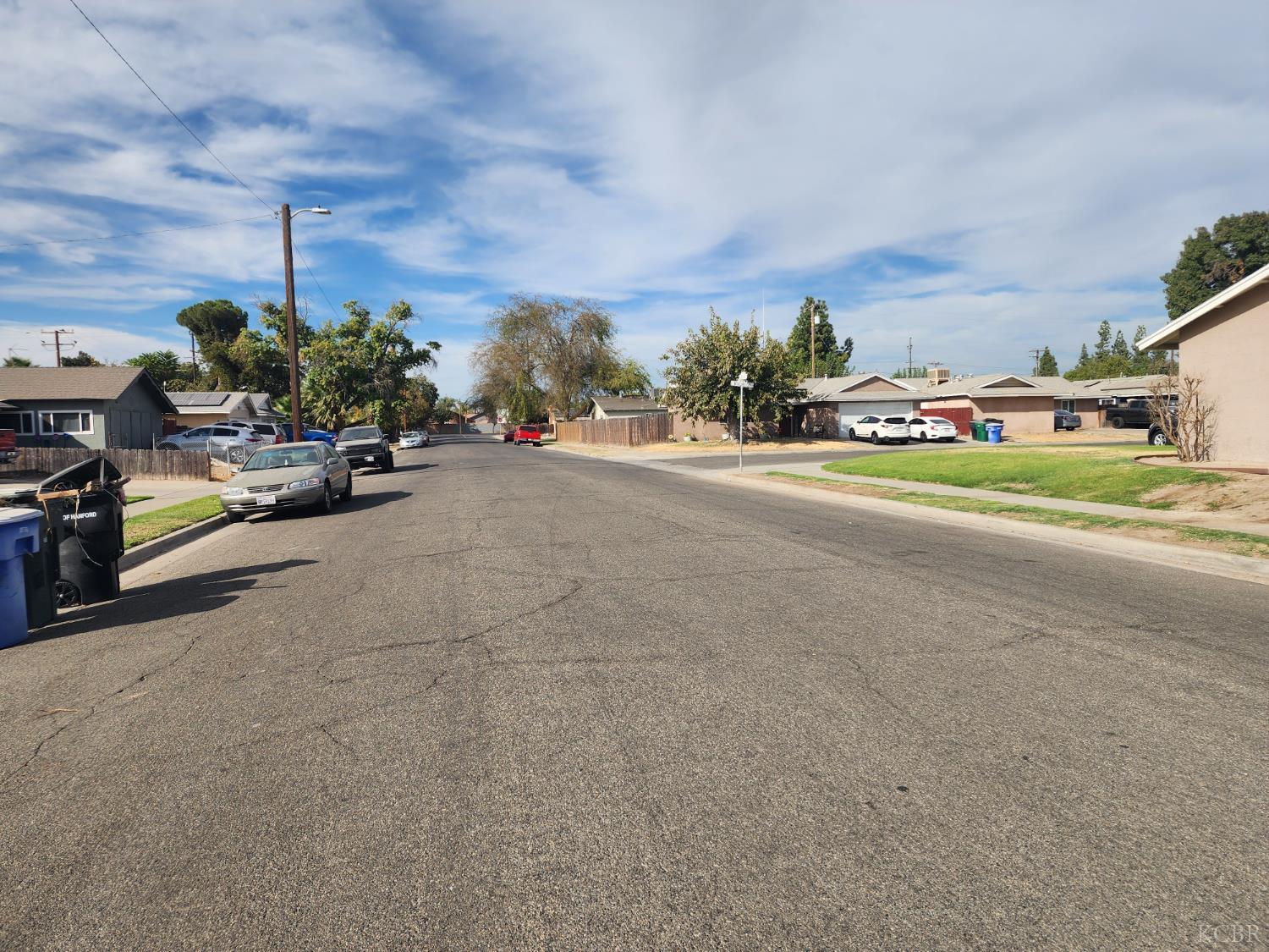 1124 Robin Ave, Hanford, CA 93230