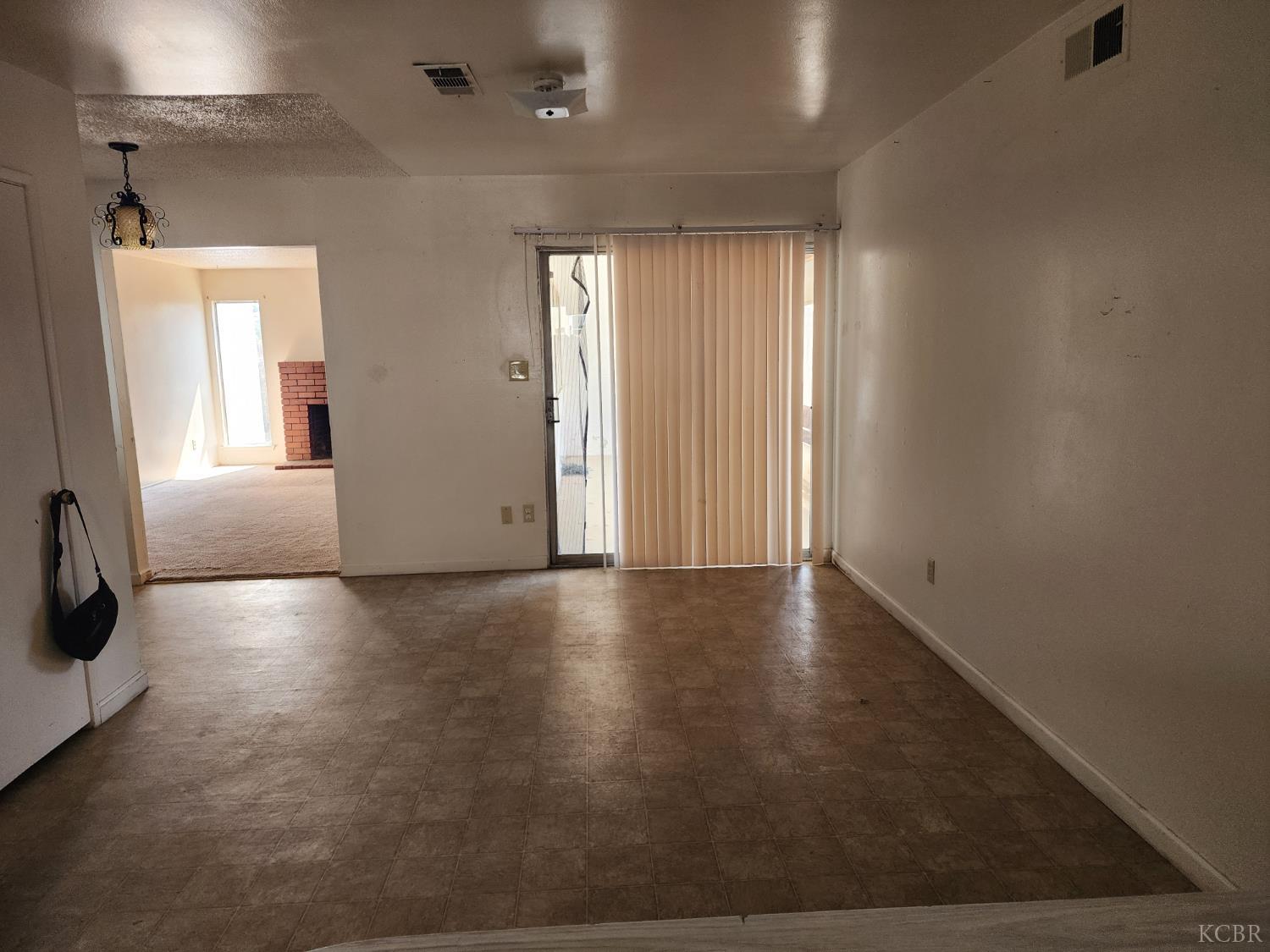 1124 Robin Ave, Hanford, CA 93230