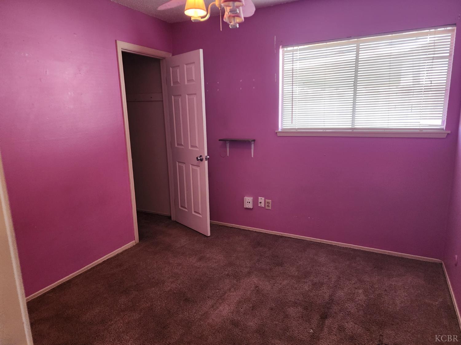 1124 Robin Ave, Hanford, CA 93230