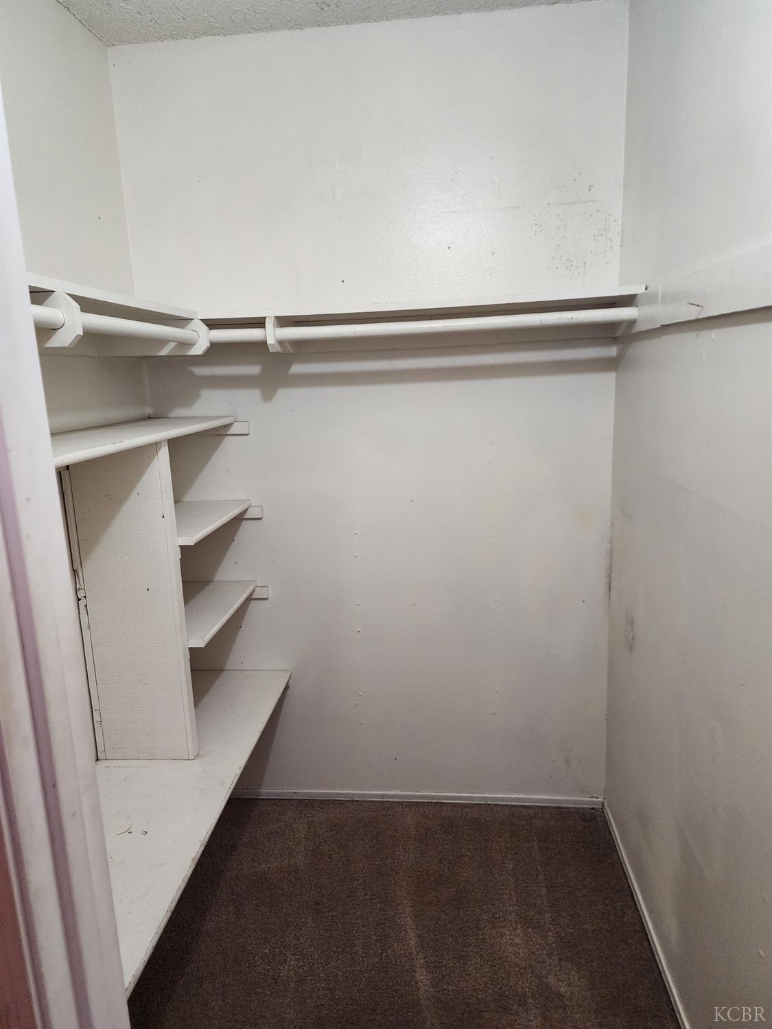 1124 Robin Ave, Hanford, CA 93230