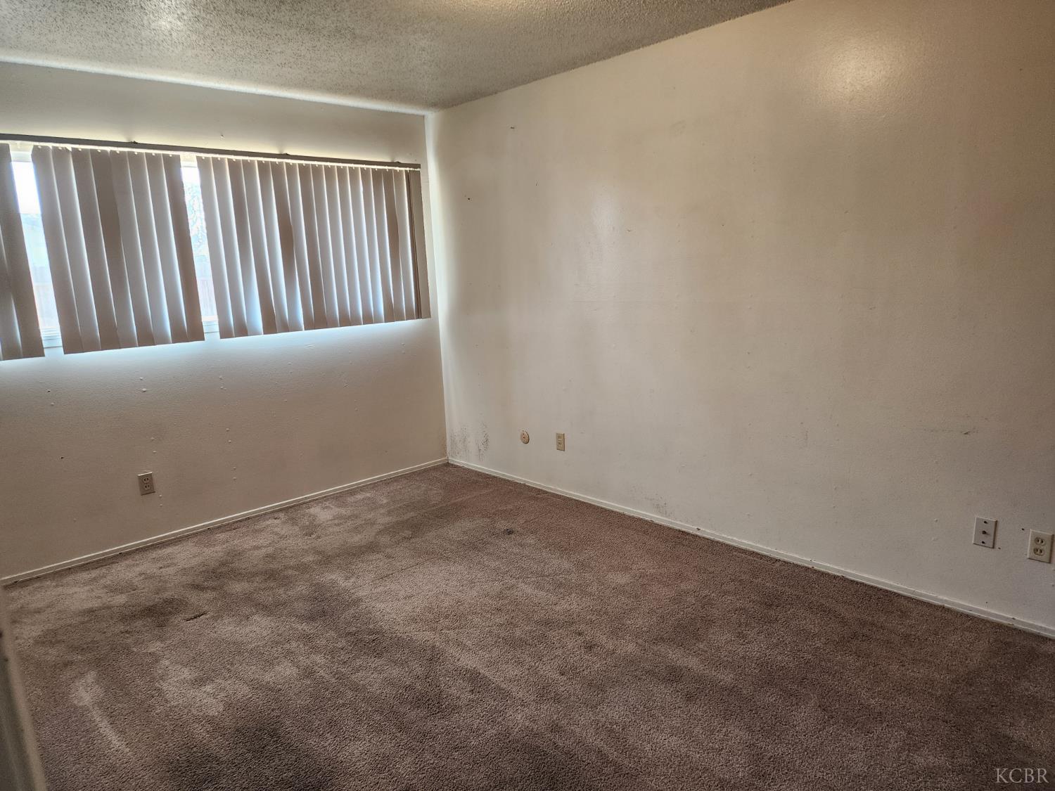 1124 Robin Ave, Hanford, CA 93230
