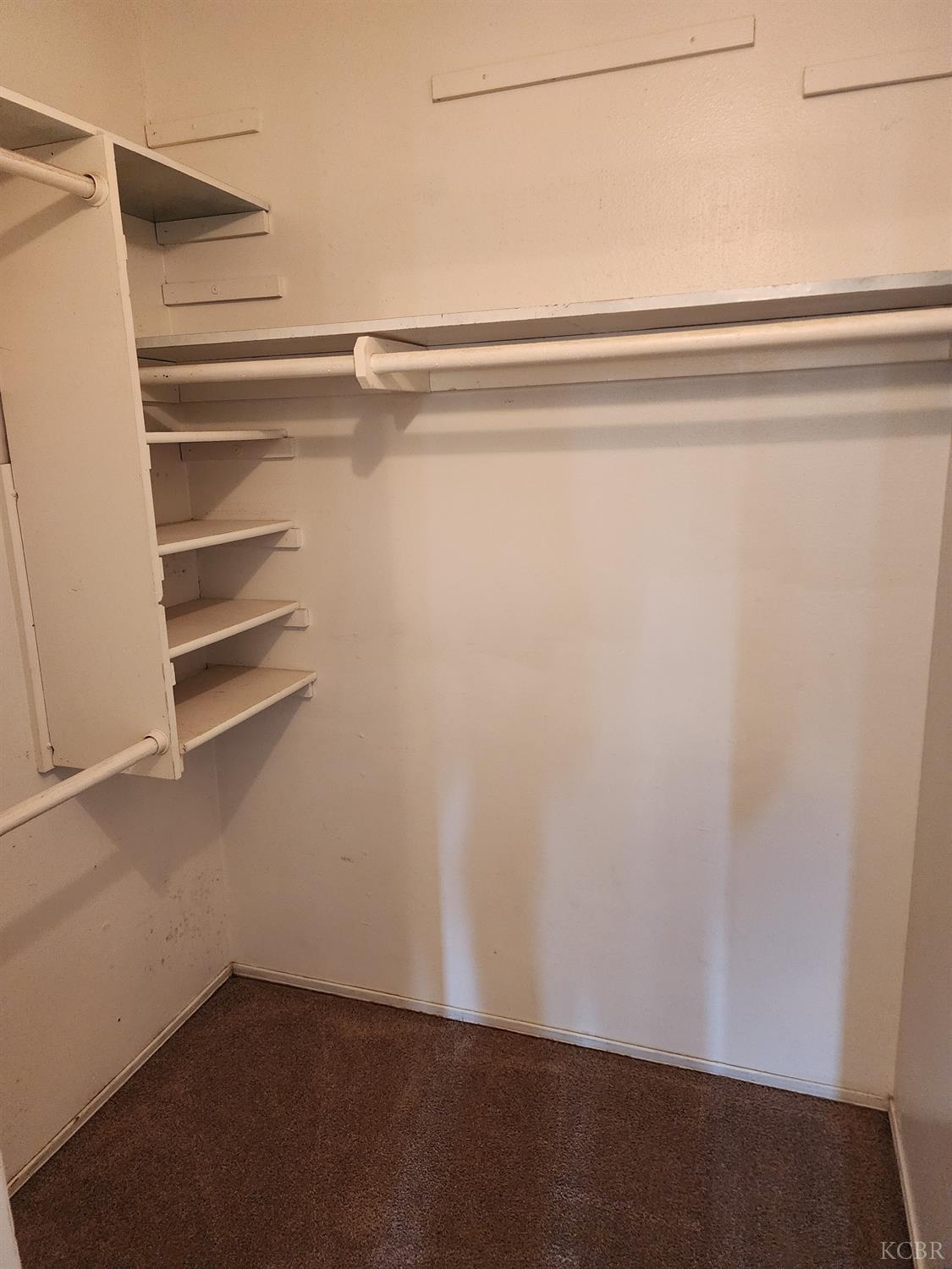 1124 Robin Ave, Hanford, CA 93230