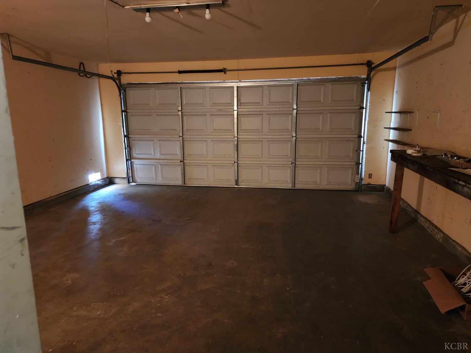 1124 Robin Ave, Hanford, CA 93230