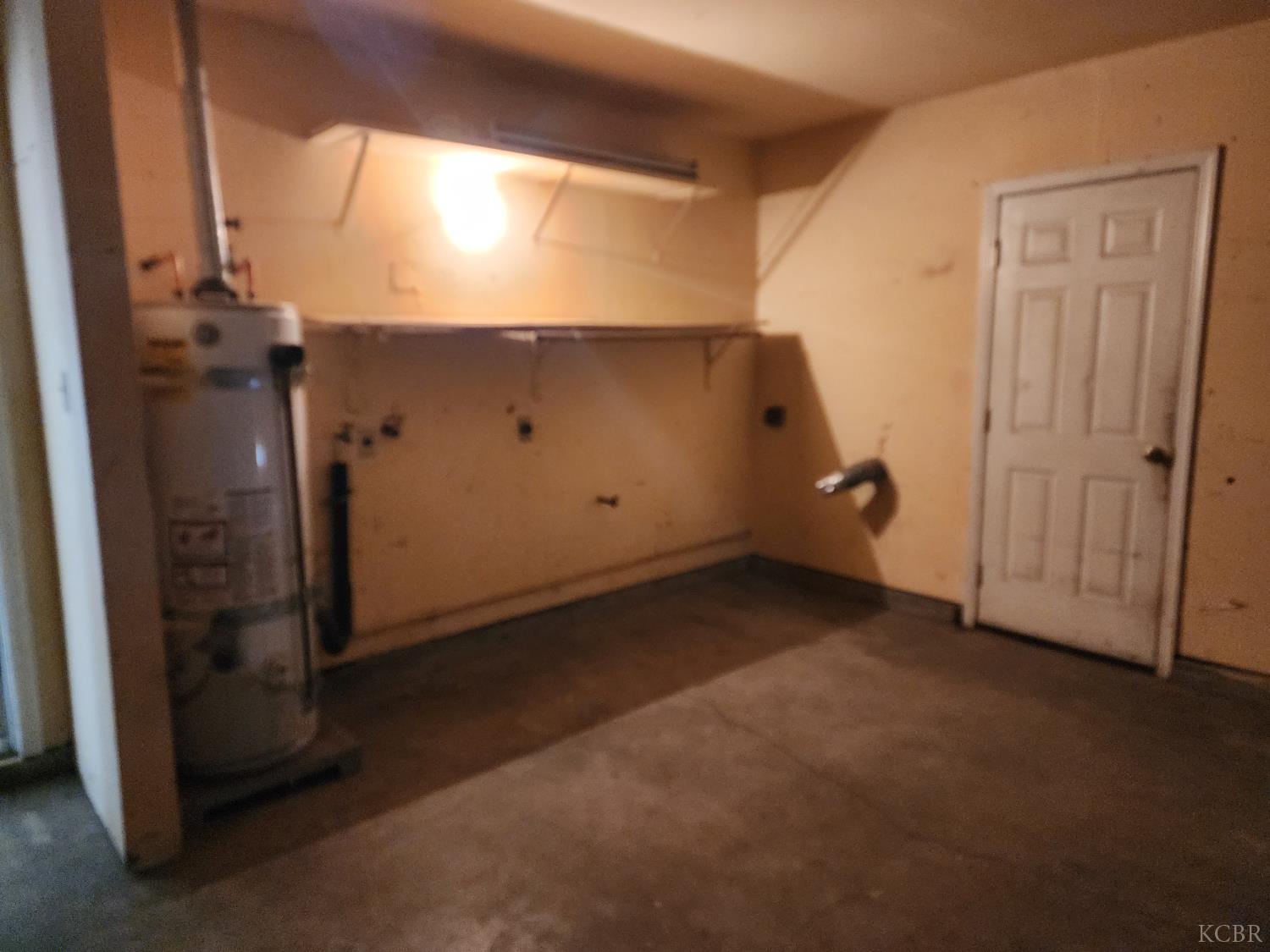 1124 Robin Ave, Hanford, CA 93230