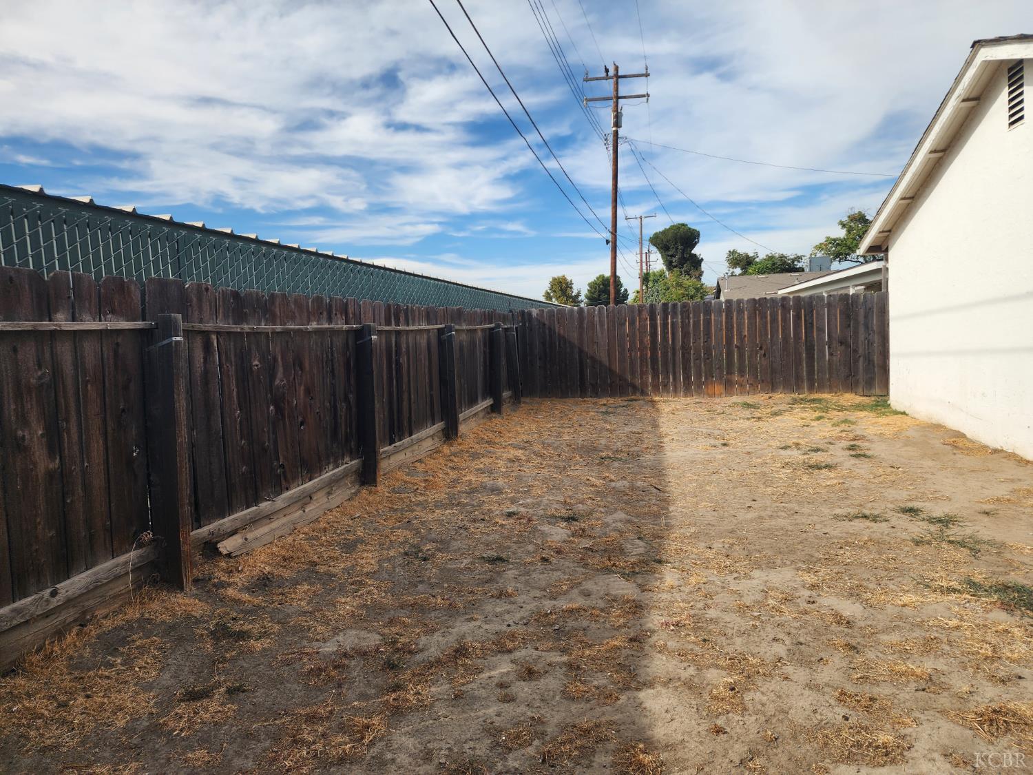 1124 Robin Ave, Hanford, CA 93230