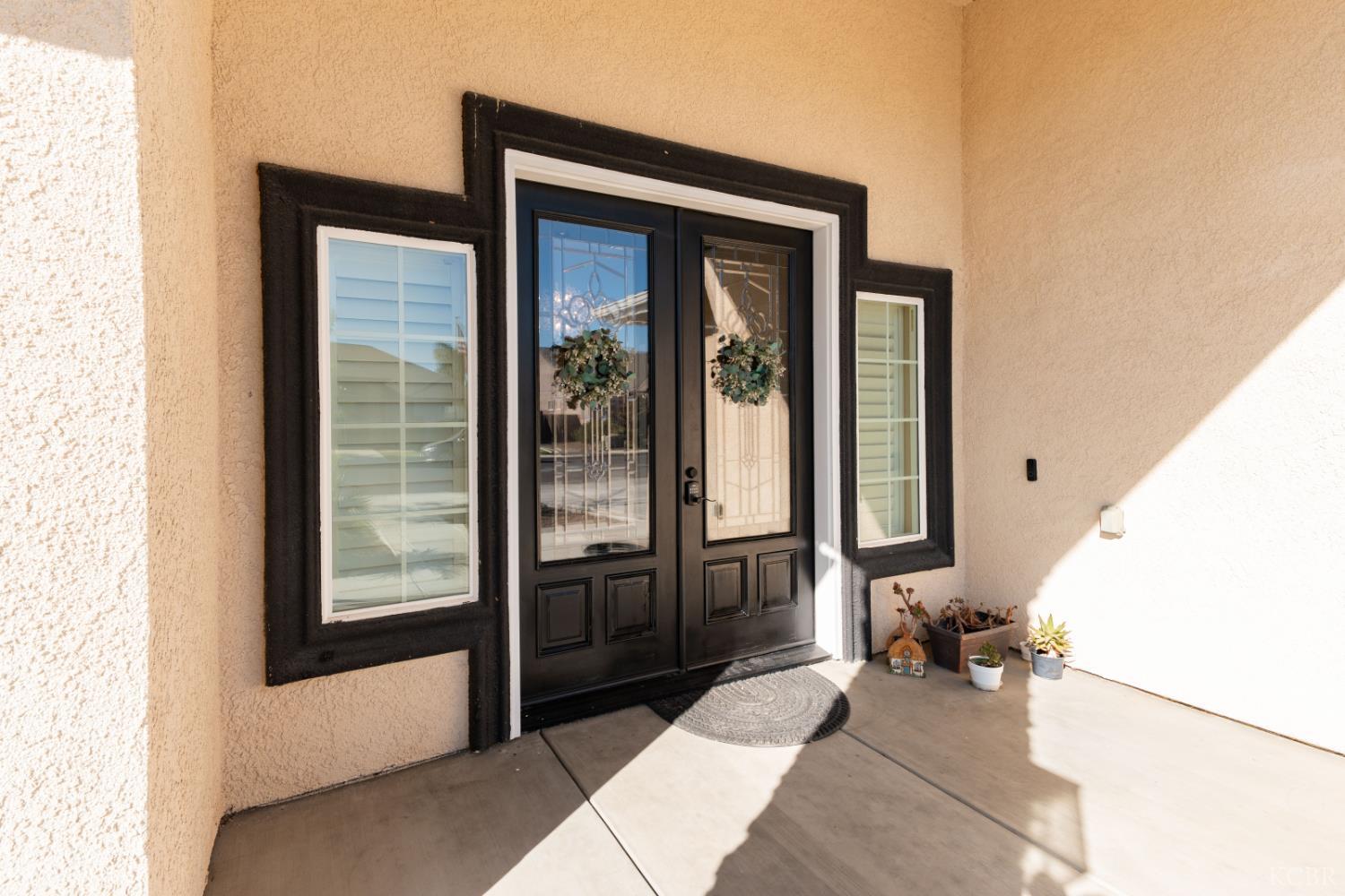 634 E San Miguel St, Hanford, CA 93230