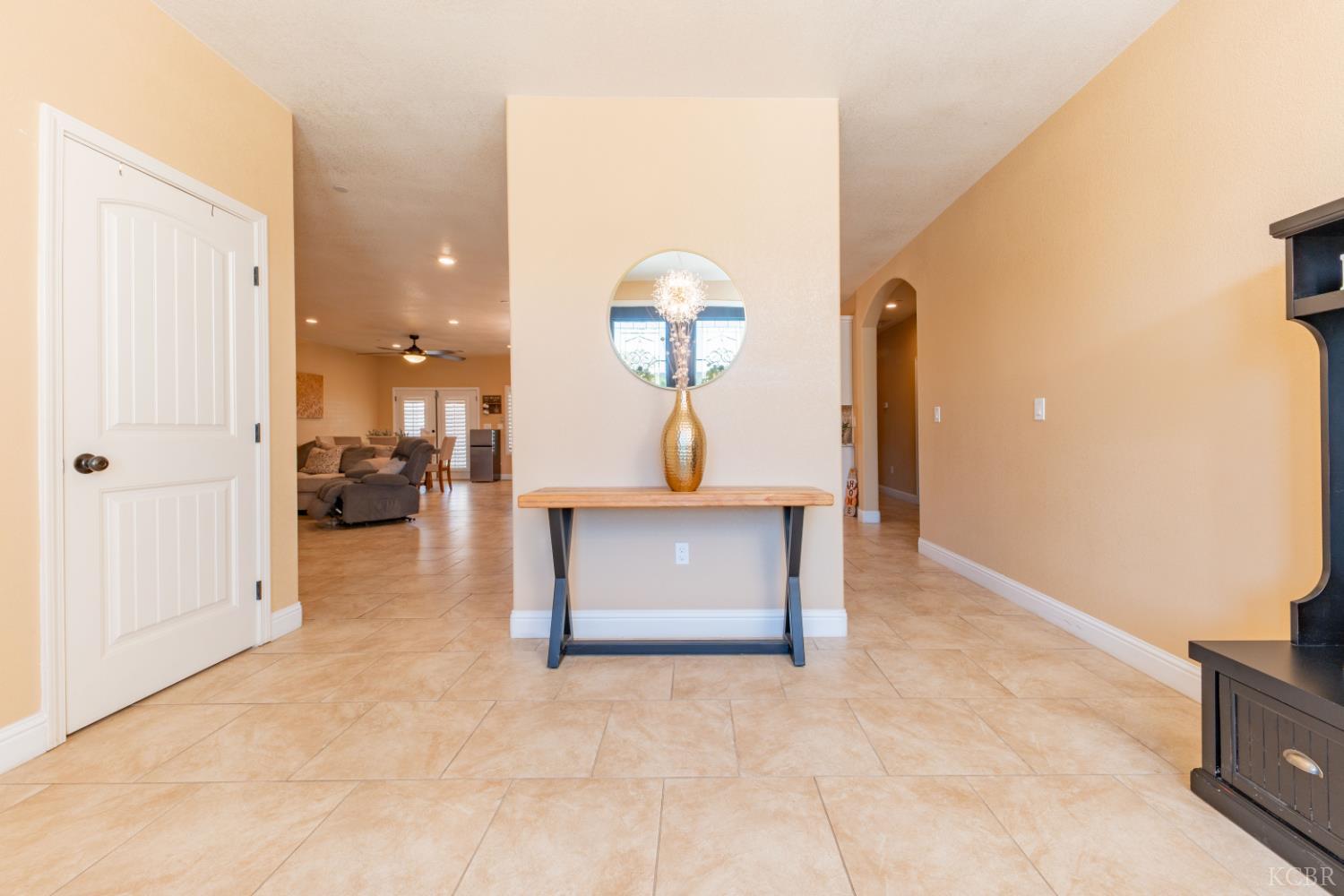 634 E San Miguel St, Hanford, CA 93230