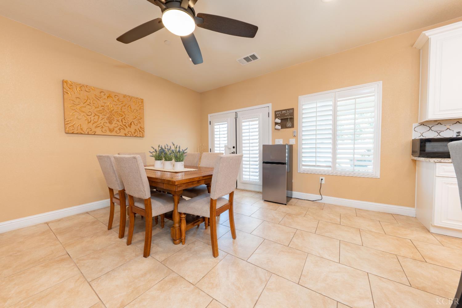 634 E San Miguel St, Hanford, CA 93230