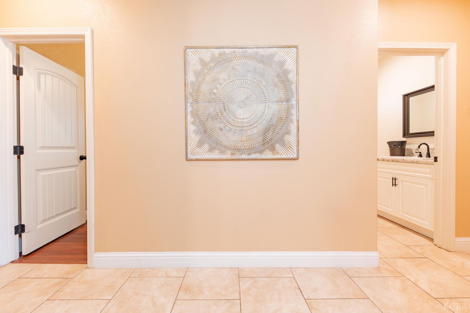 634 E San Miguel St, Hanford, CA 93230