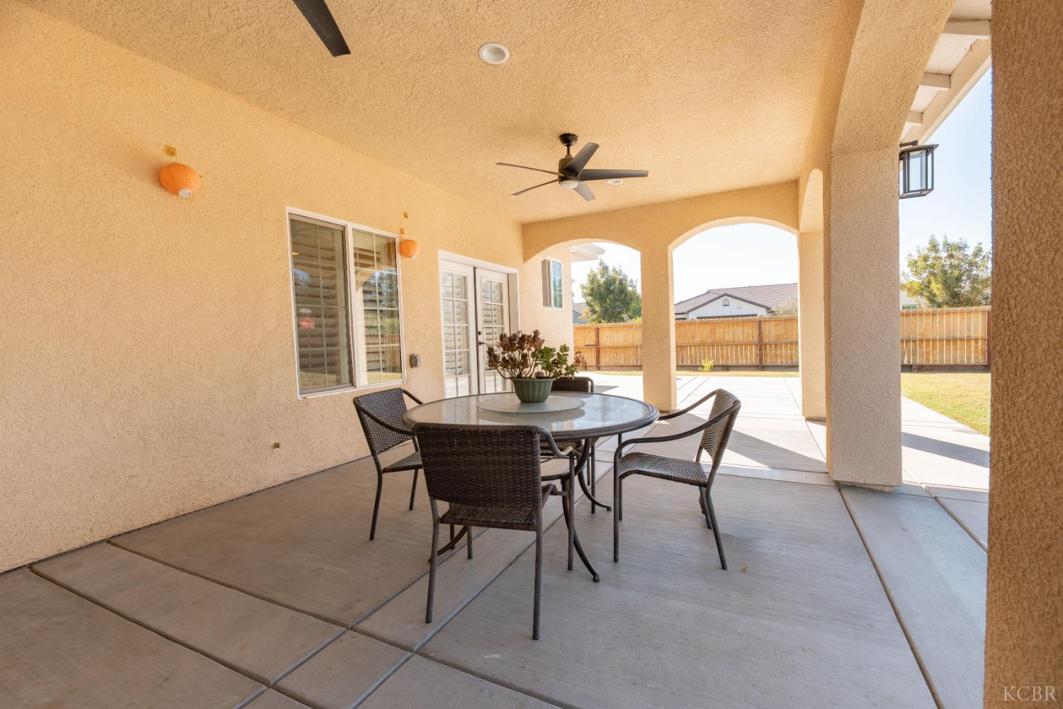 634 E San Miguel St, Hanford, CA 93230