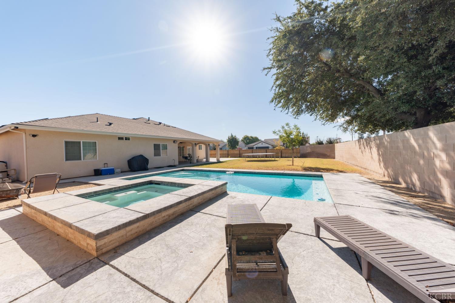 634 E San Miguel St, Hanford, CA 93230