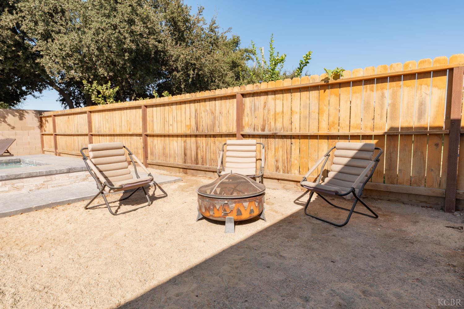 634 E San Miguel St, Hanford, CA 93230