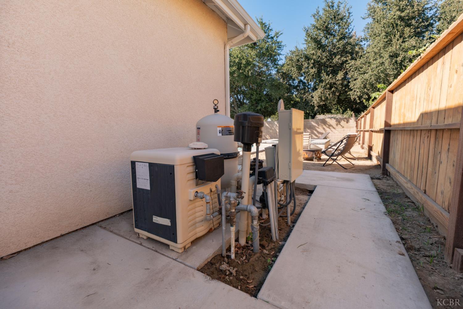 634 E San Miguel St, Hanford, CA 93230