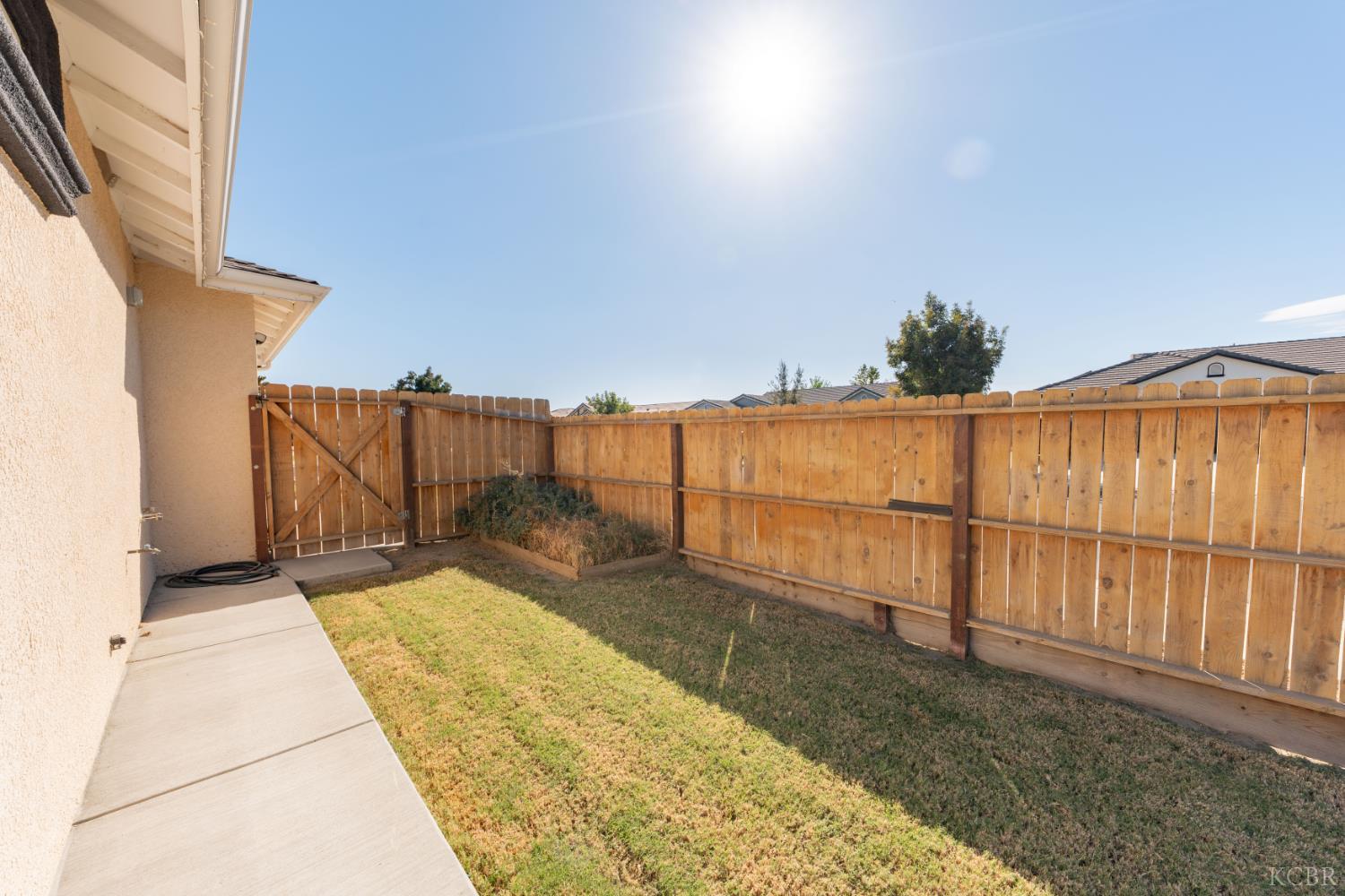 634 E San Miguel St, Hanford, CA 93230