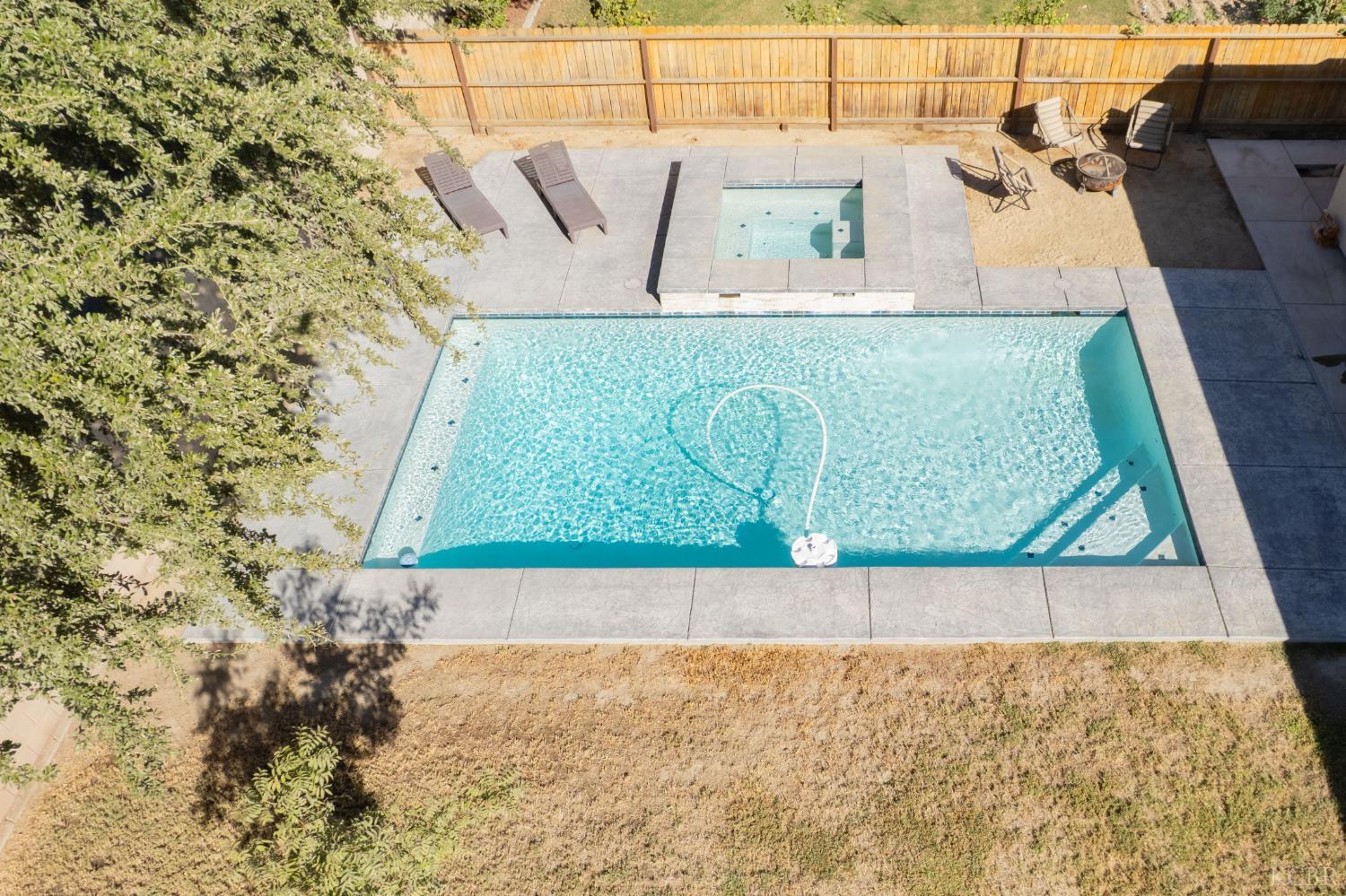 634 E San Miguel St, Hanford, CA 93230