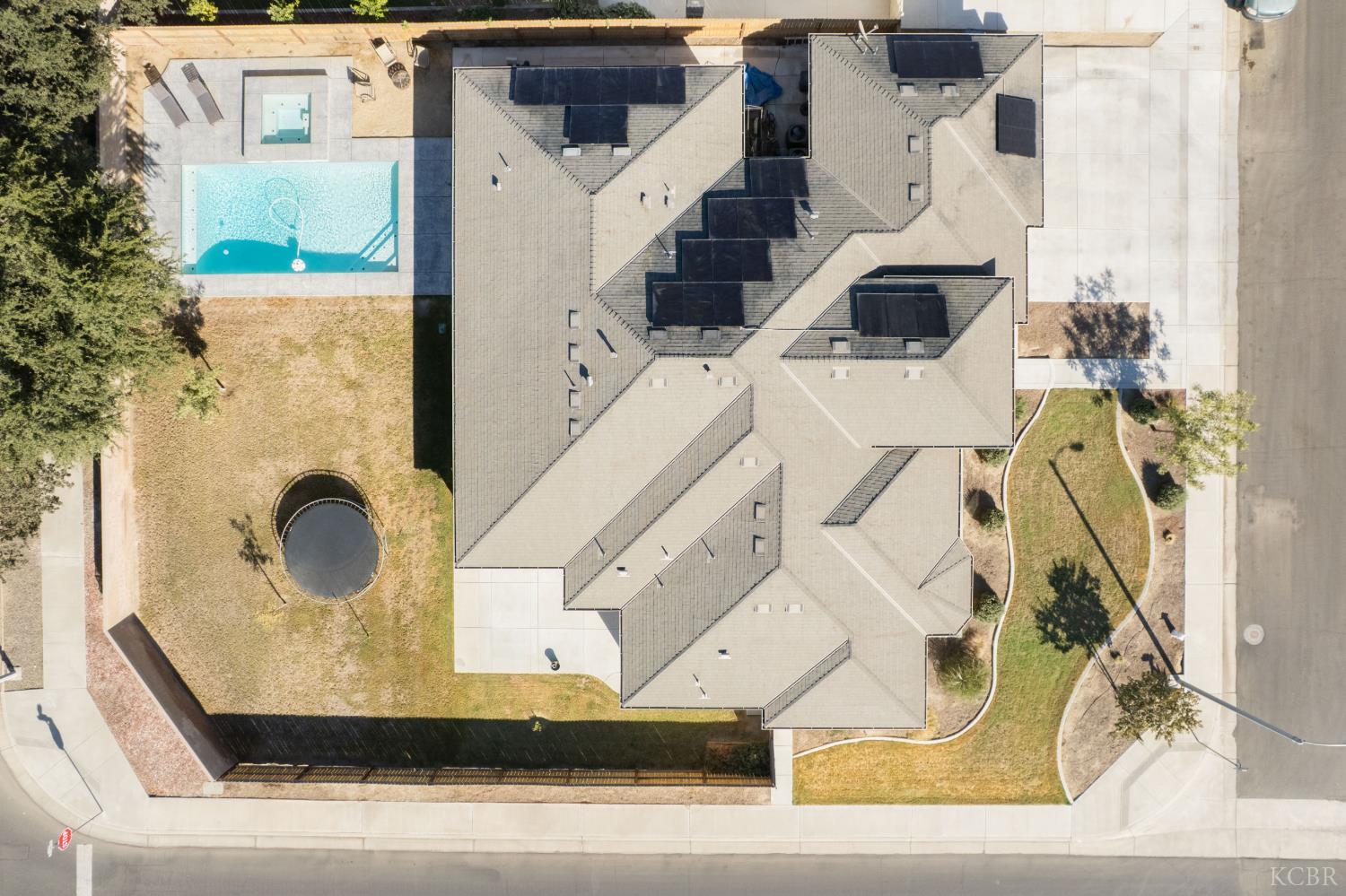 634 E San Miguel St, Hanford, CA 93230