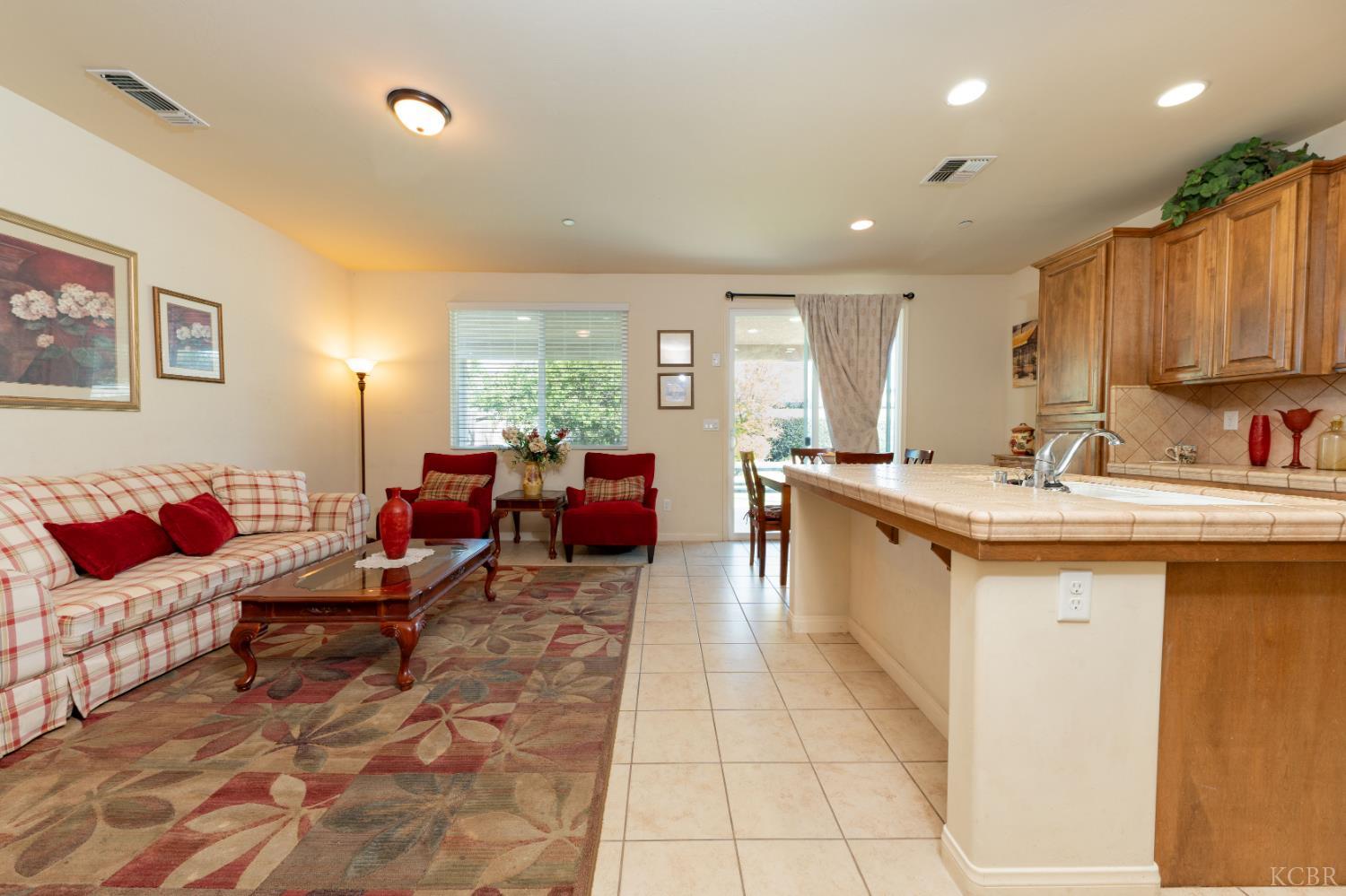 10606 Bremgarten Ct, Bakersfield, CA 93314