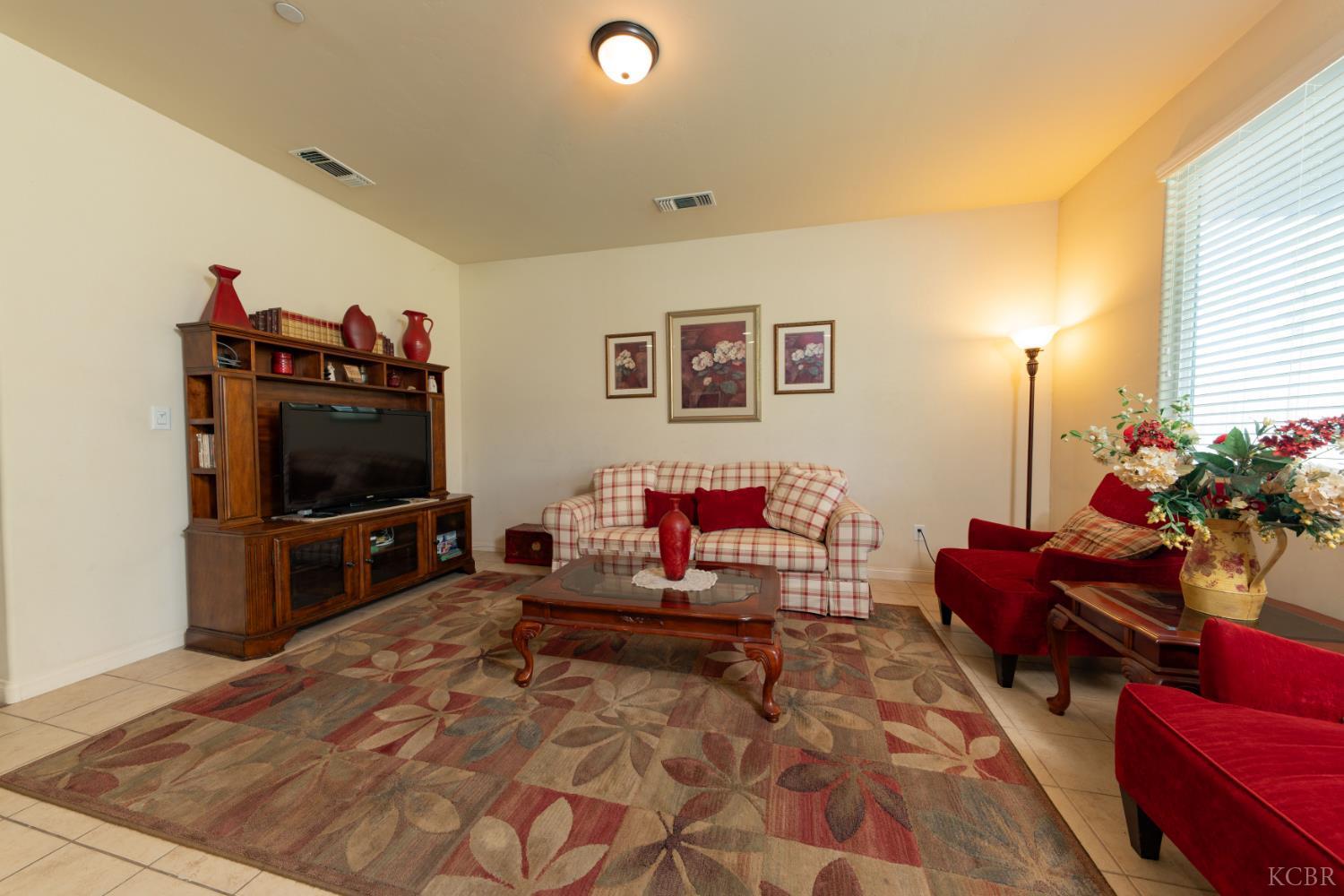 10606 Bremgarten Ct, Bakersfield, CA 93314