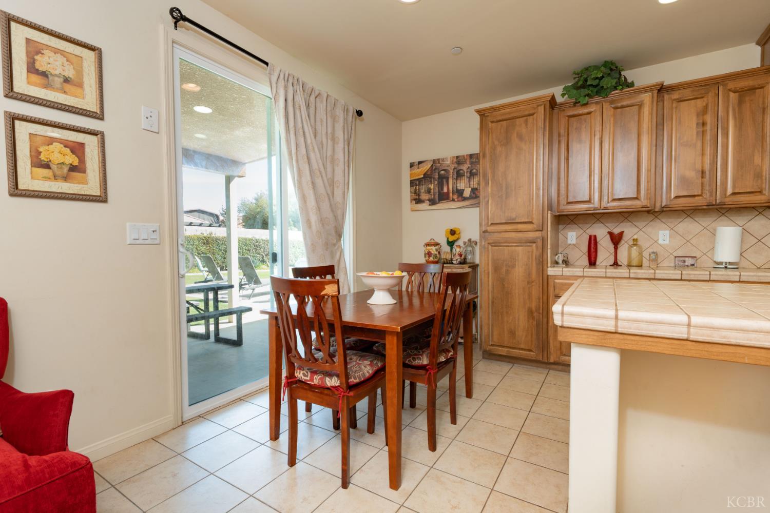 10606 Bremgarten Ct, Bakersfield, CA 93314