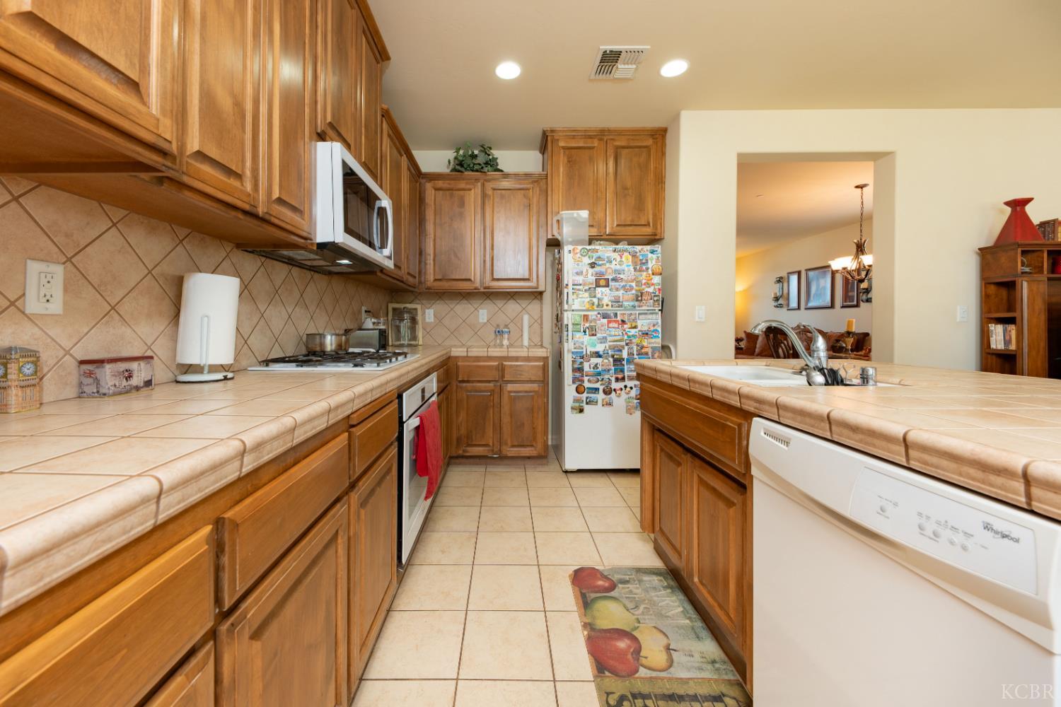 10606 Bremgarten Ct, Bakersfield, CA 93314