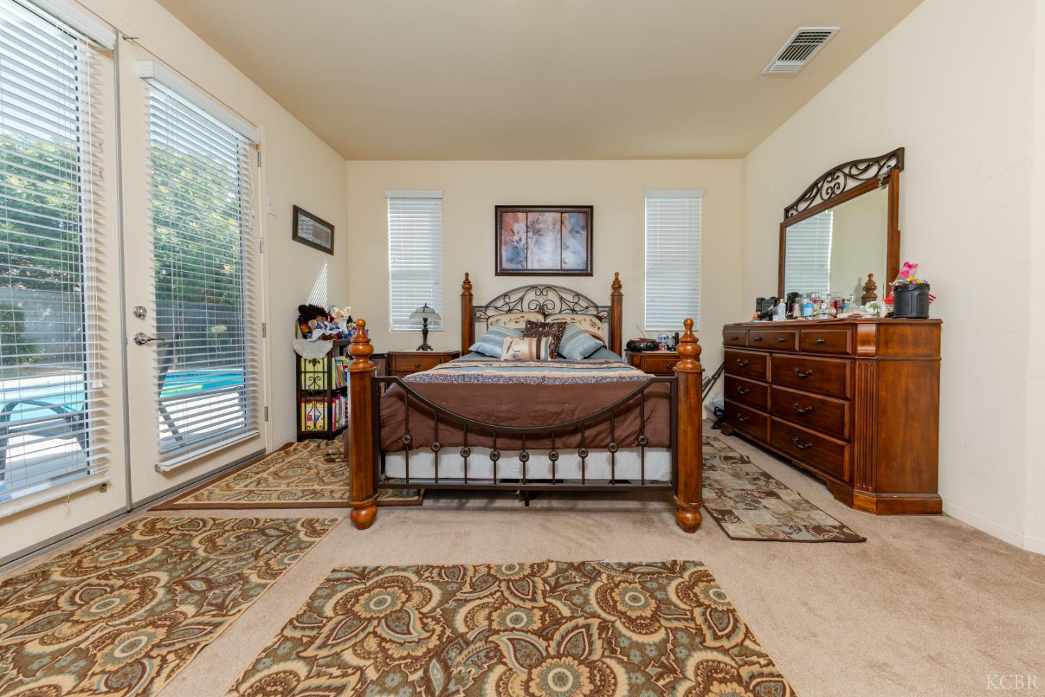 10606 Bremgarten Ct, Bakersfield, CA 93314