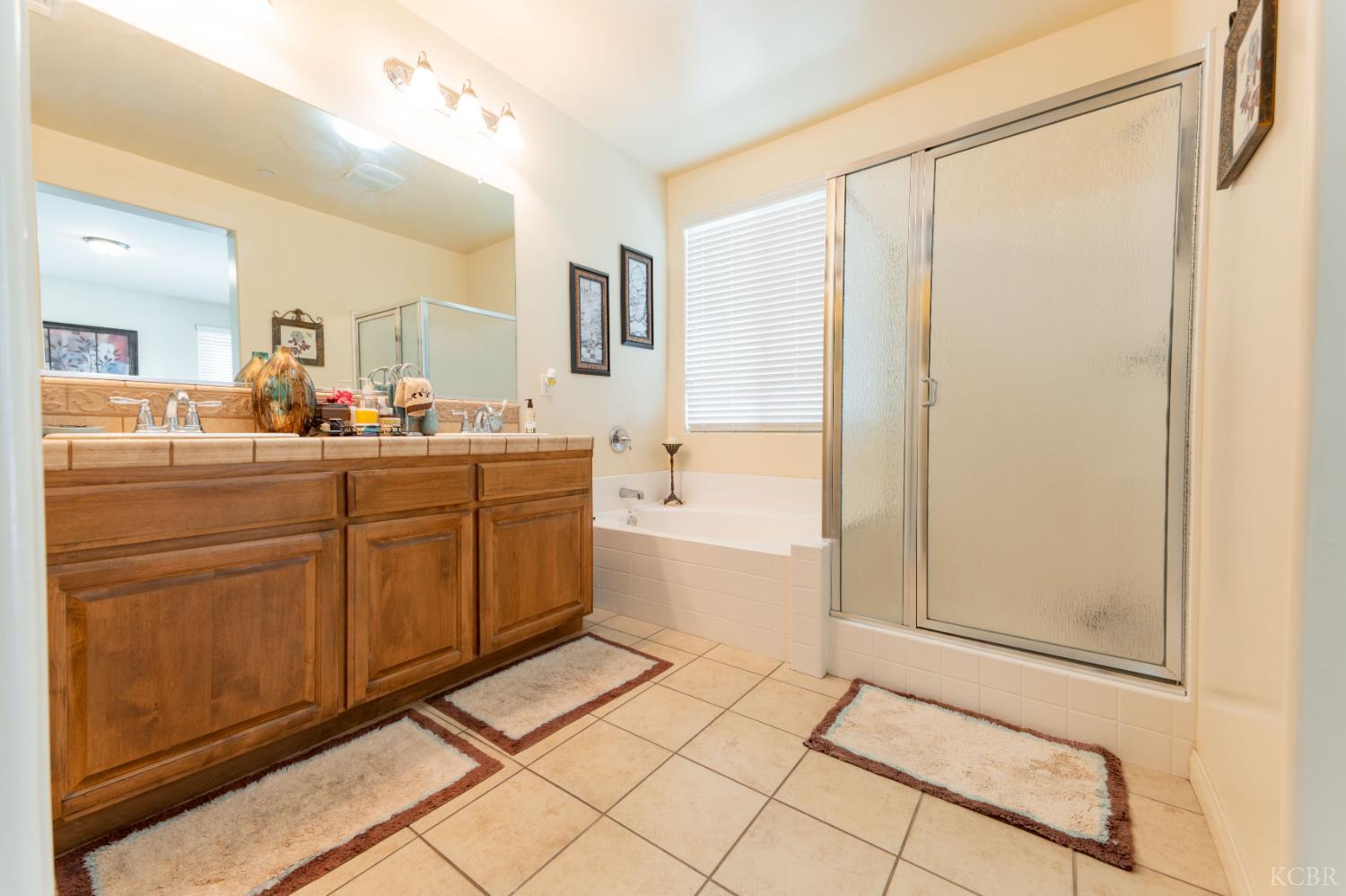 10606 Bremgarten Ct, Bakersfield, CA 93314