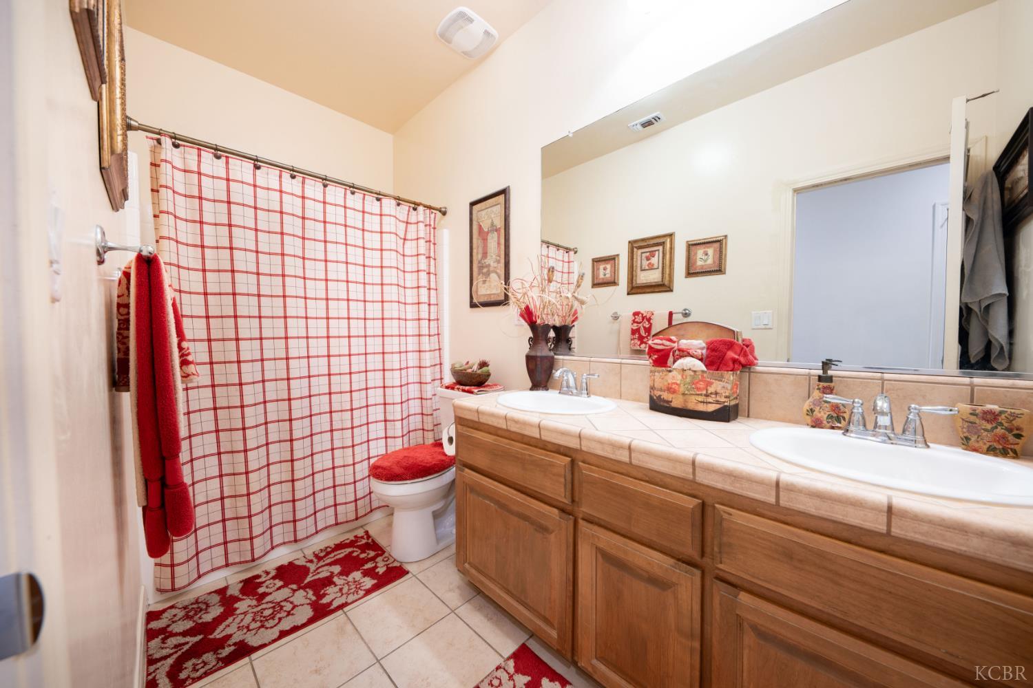 10606 Bremgarten Ct, Bakersfield, CA 93314