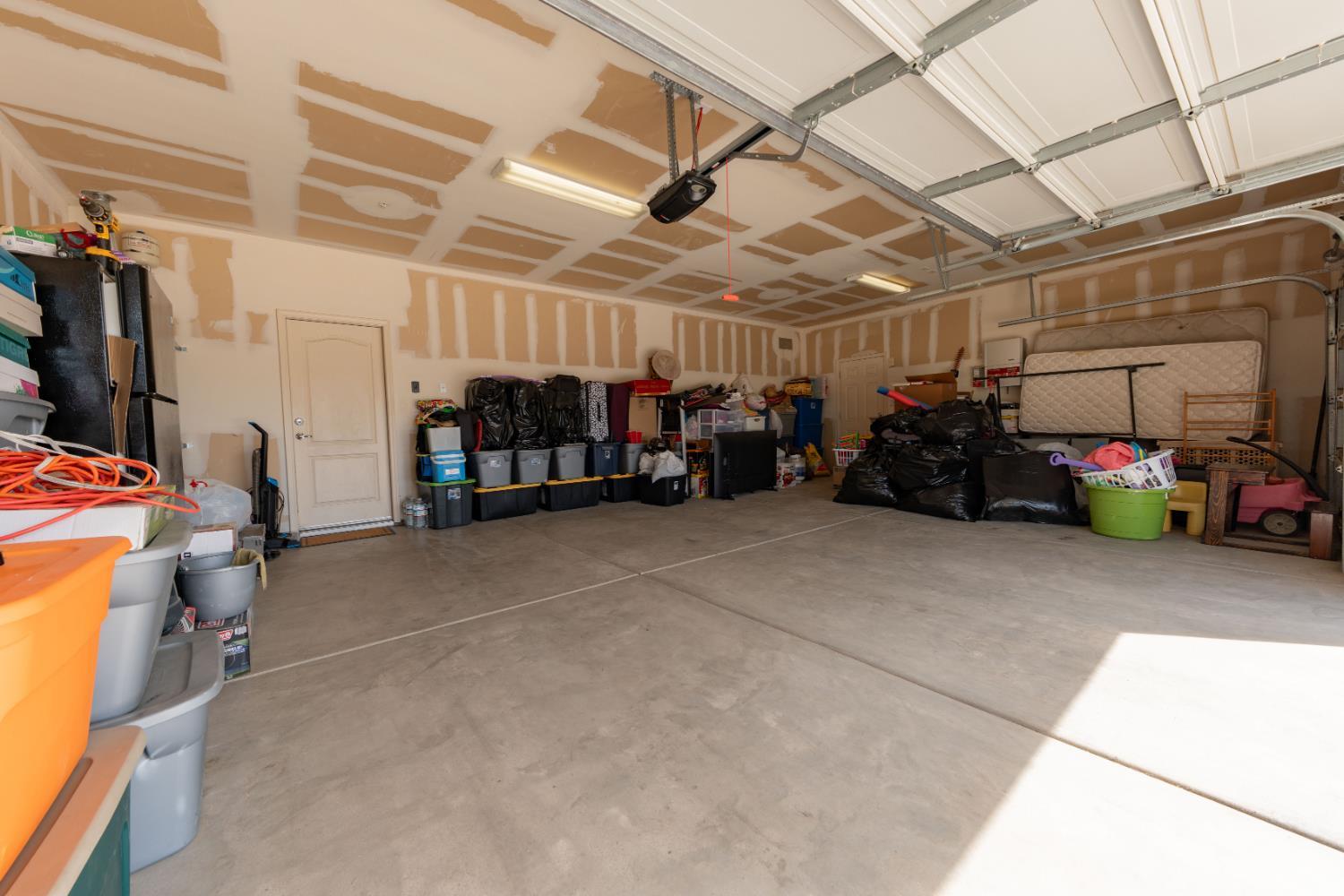 10606 Bremgarten Ct, Bakersfield, CA 93314