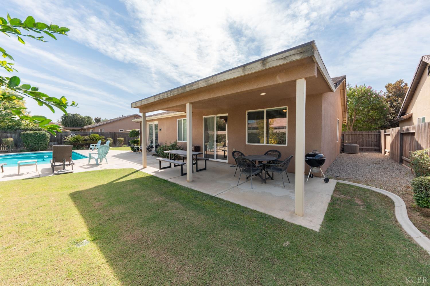 10606 Bremgarten Ct, Bakersfield, CA 93314