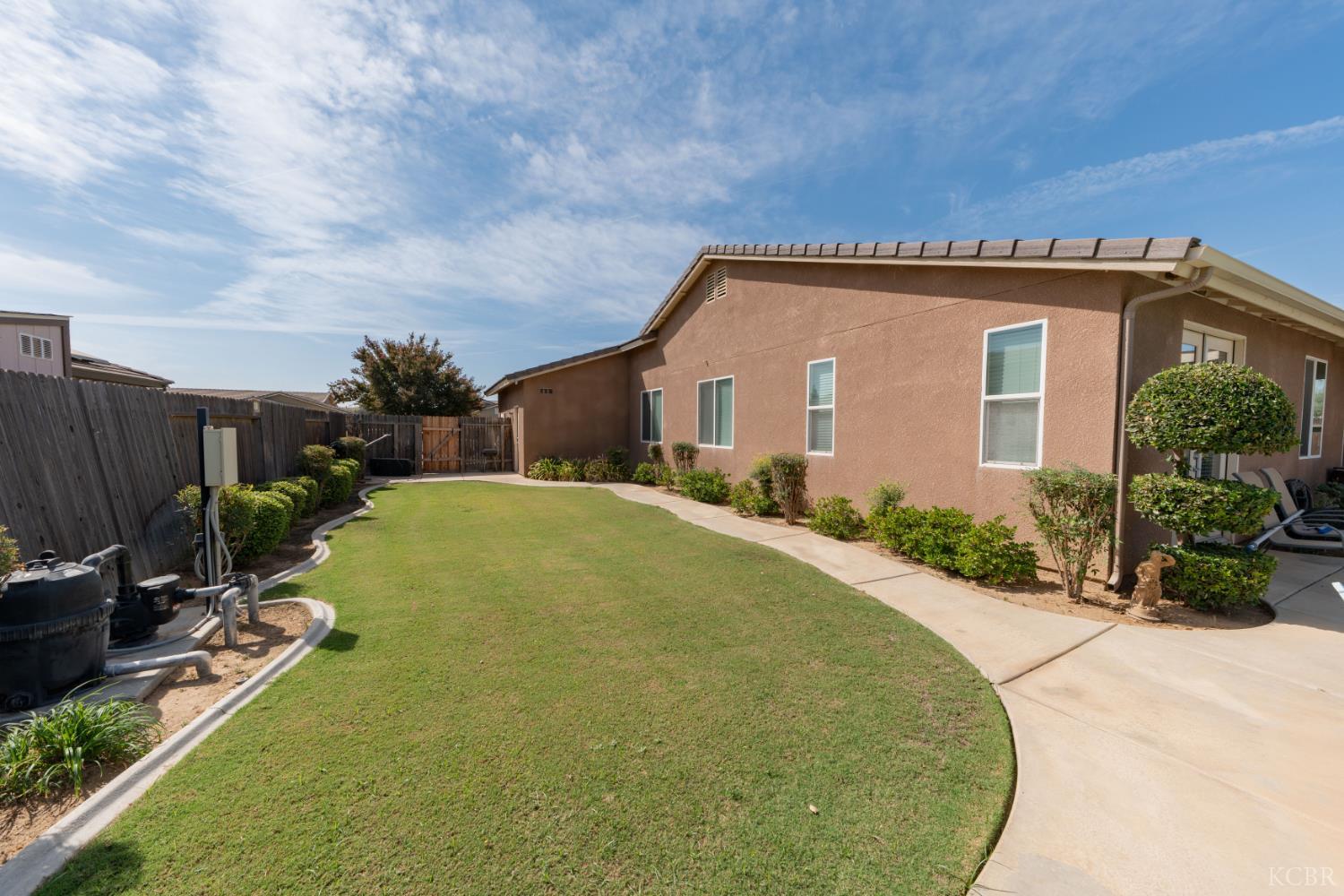 10606 Bremgarten Ct, Bakersfield, CA 93314