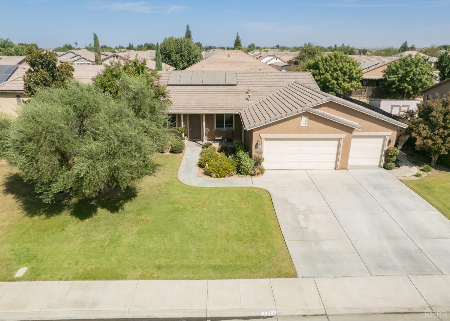 10606 Bremgarten Ct, Bakersfield, CA 93314