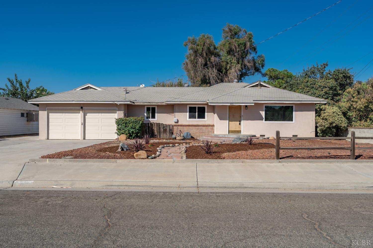 395 Champion St, Lemoore, CA 93245