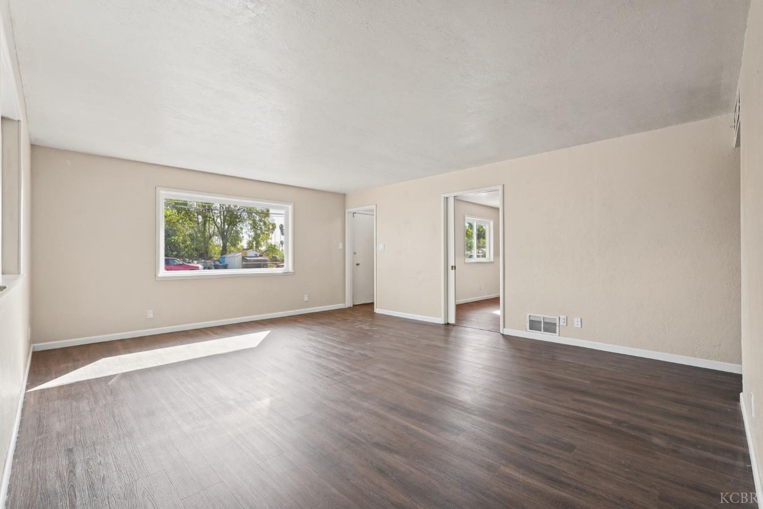 395 Champion St, Lemoore, CA 93245