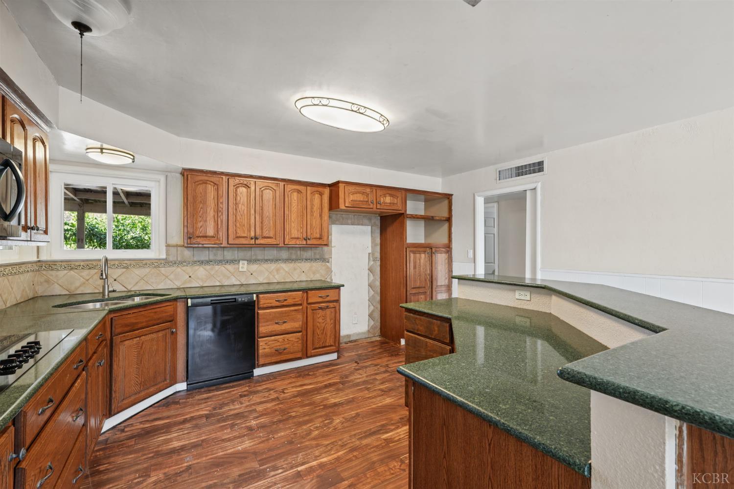 395 Champion St, Lemoore, CA 93245