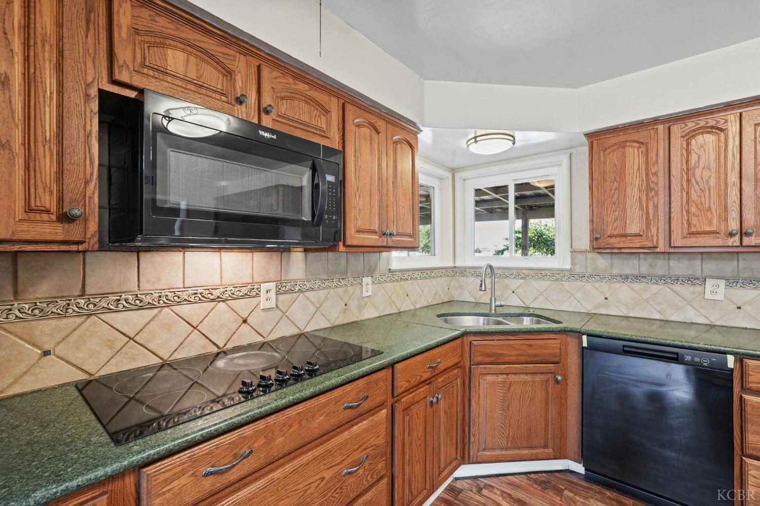 395 Champion St, Lemoore, CA 93245