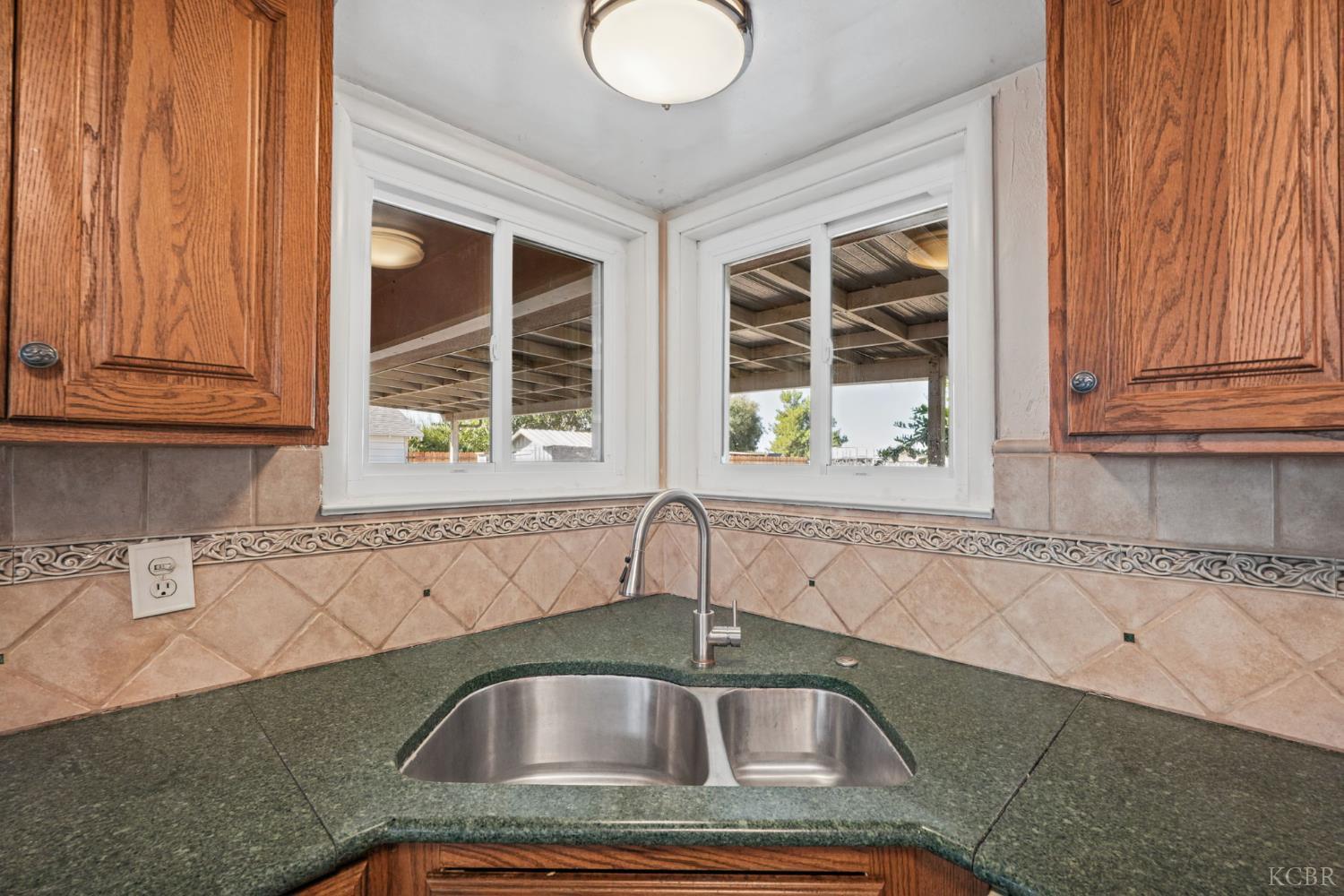 395 Champion St, Lemoore, CA 93245