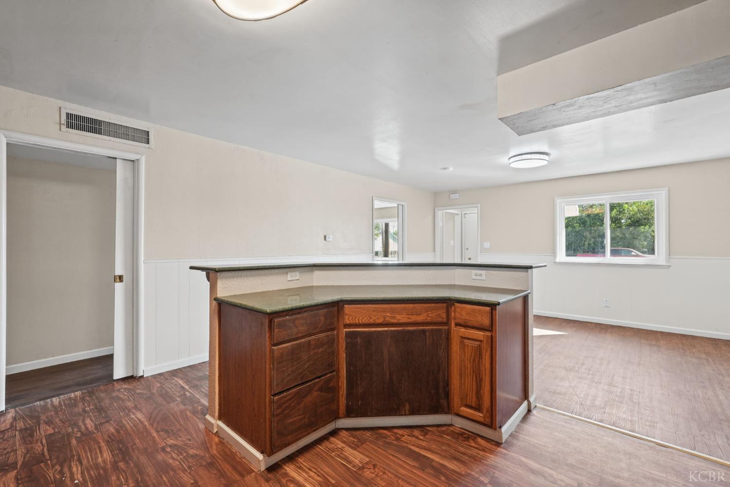 395 Champion St, Lemoore, CA 93245