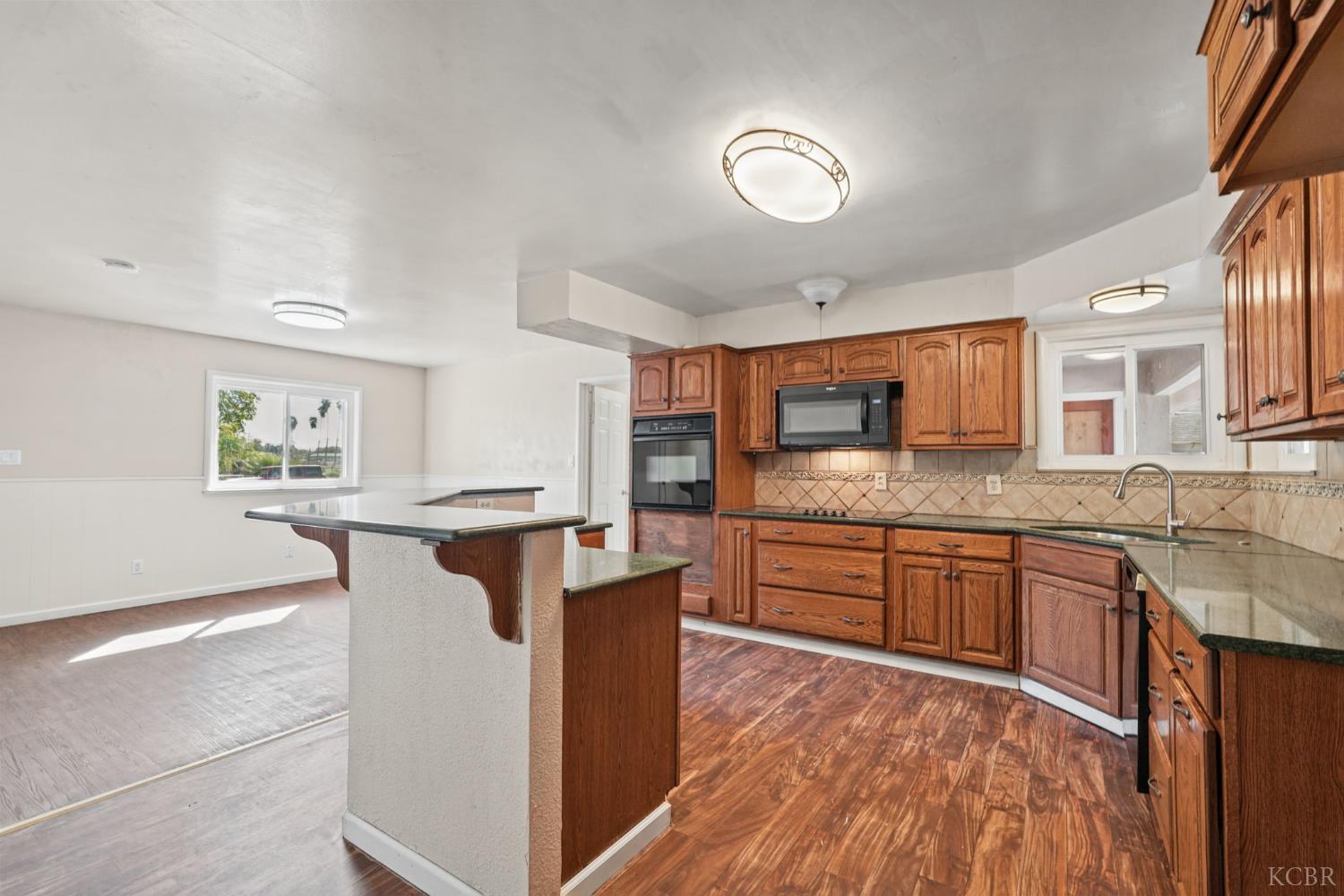 395 Champion St, Lemoore, CA 93245