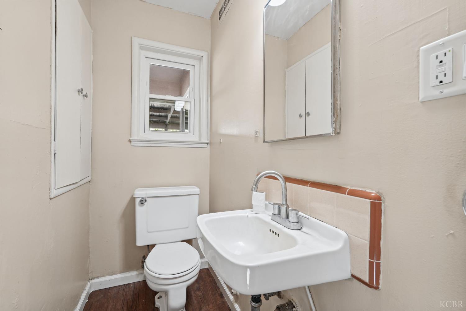 395 Champion St, Lemoore, CA 93245