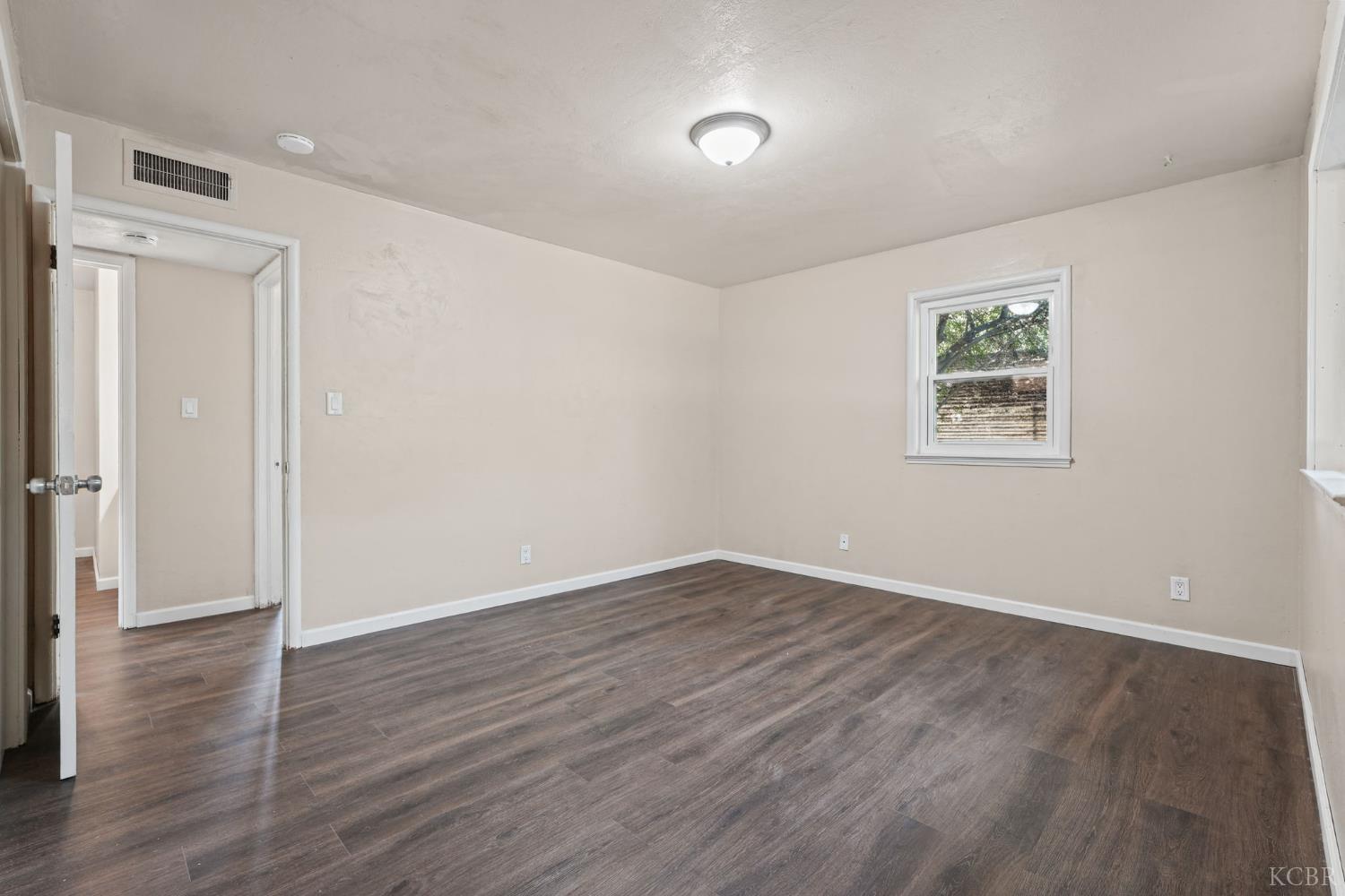 395 Champion St, Lemoore, CA 93245