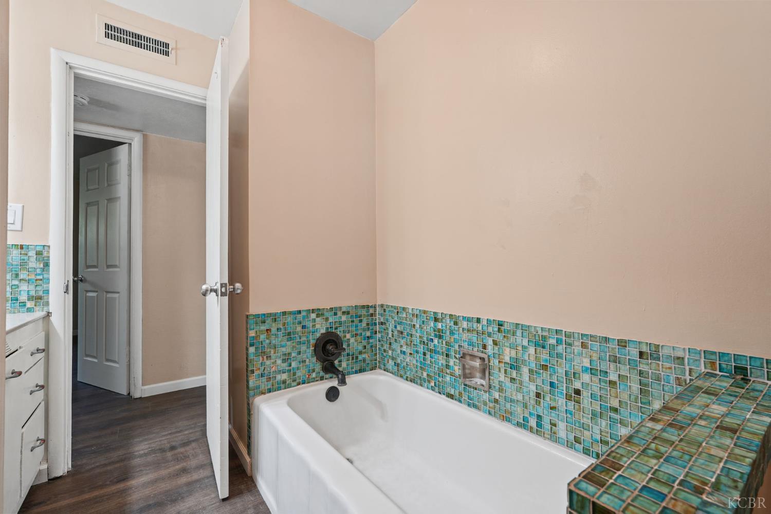 395 Champion St, Lemoore, CA 93245