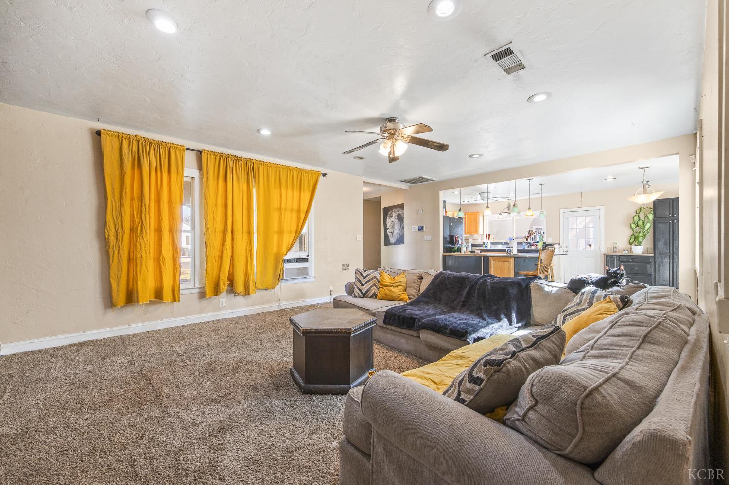 515 Neville St, Hanford, CA 93230