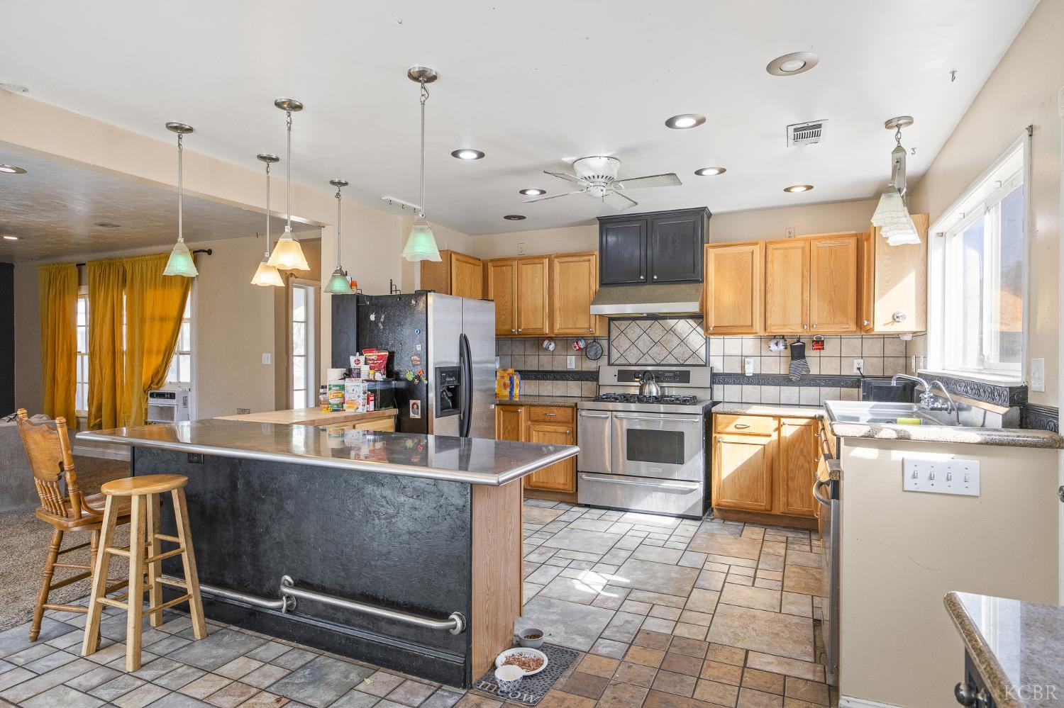 515 Neville St, Hanford, CA 93230