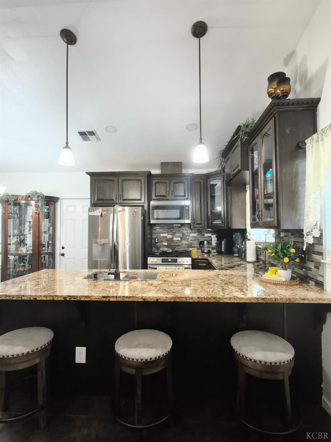 1379 Lombard St, Hanford, CA 93230