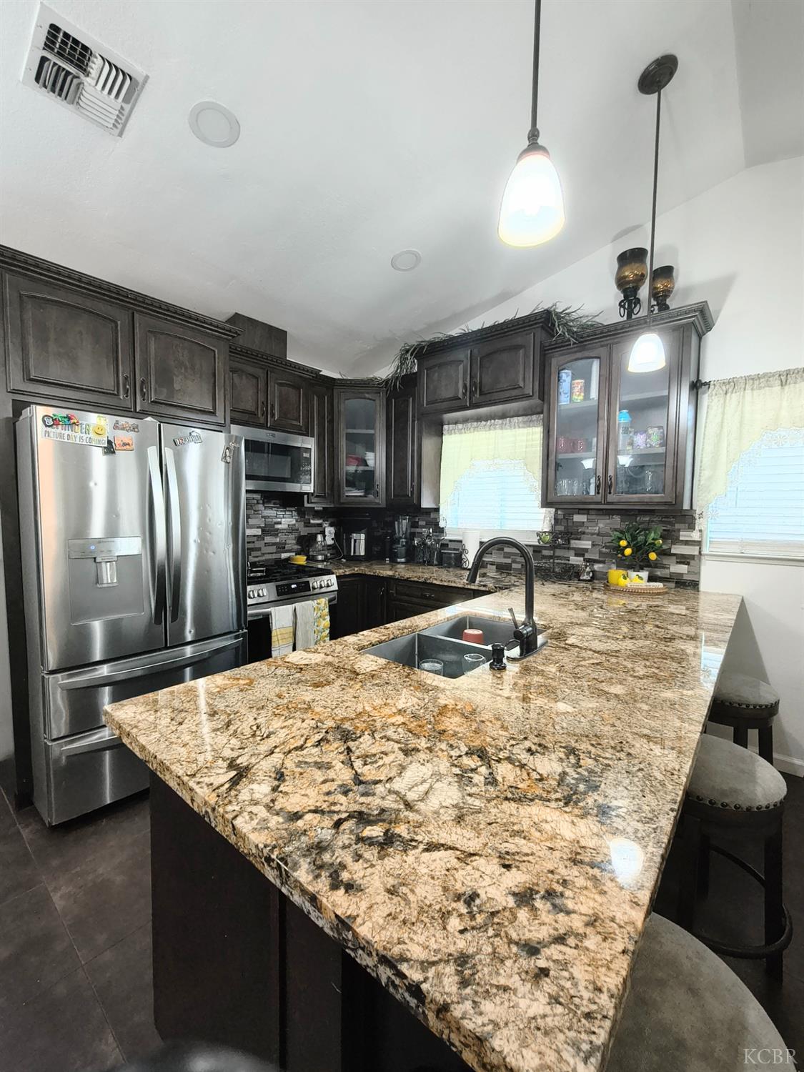 1379 Lombard St, Hanford, CA 93230