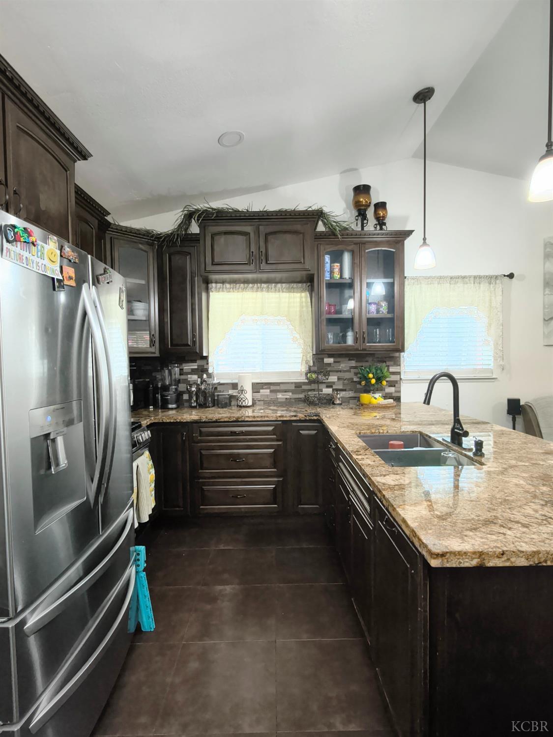 1379 Lombard St, Hanford, CA 93230